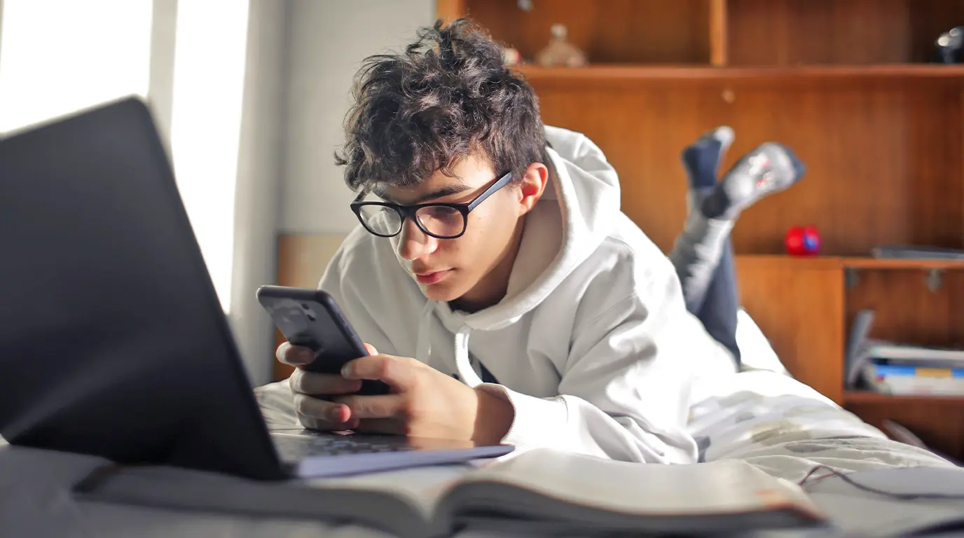 The Overlap Between Screen Addiction, ADHD, and Anxiety in Teens: What Parents Need to Know